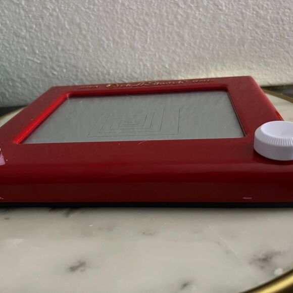 Etch A Sketch Magic Screen Red Spin Master 33700 EUC 2016 - Picture 2 of 3